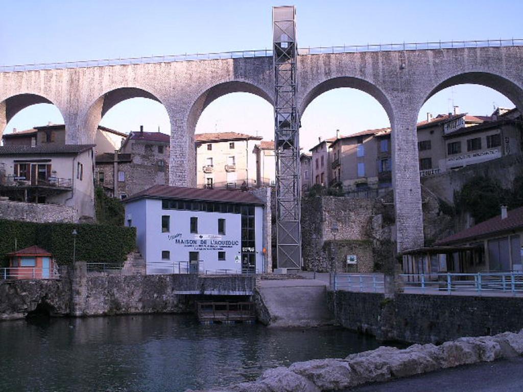 فندق Rome Saint-Nazaire-en-Royans المظهر الخارجي الصورة